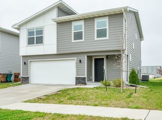 1007 NE 16th St, Grimes, IA 50111