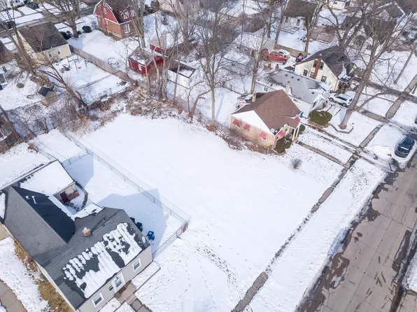 14290 Breakfast Dr, Redford, MI 48239