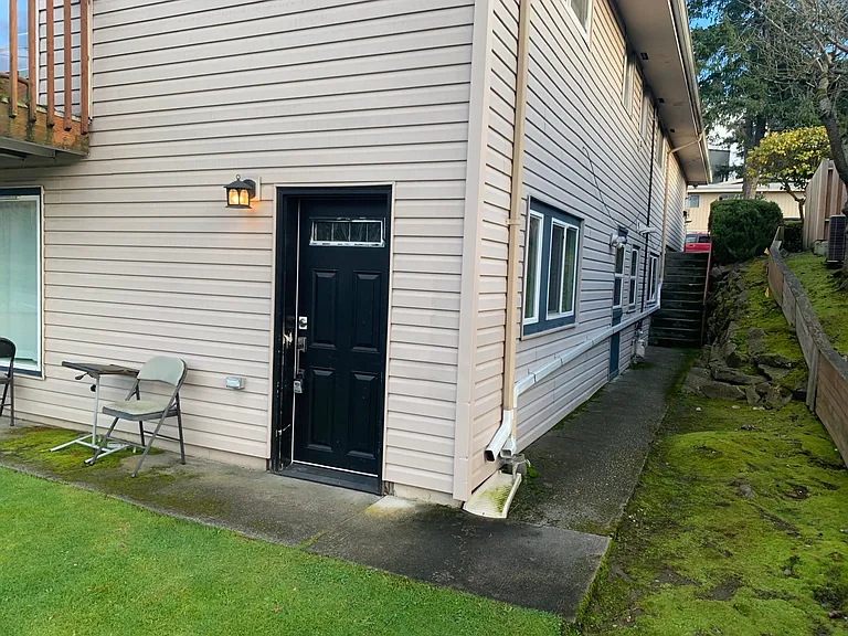 5013 Sand Point Pl NE #B — Photo 4