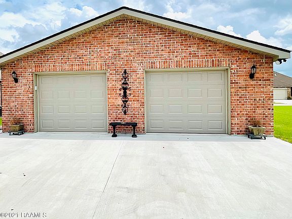 5th image of 126 Spanish Moss Ln