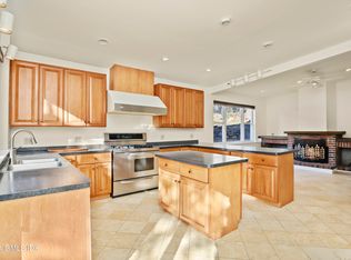 30 Weaver St, Greenwich, CT 06831