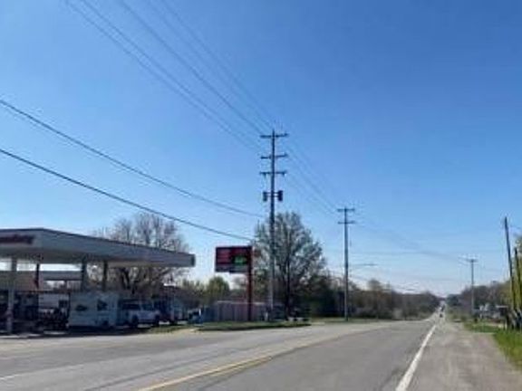 Exterior Neighborhood (street photo)