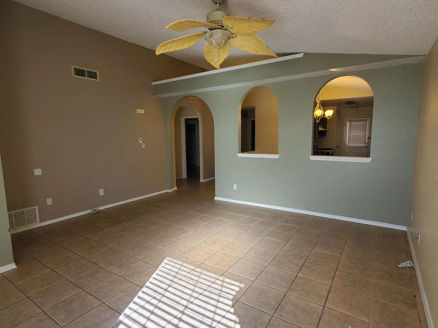 12537 Robert David - 2 — Photo 3