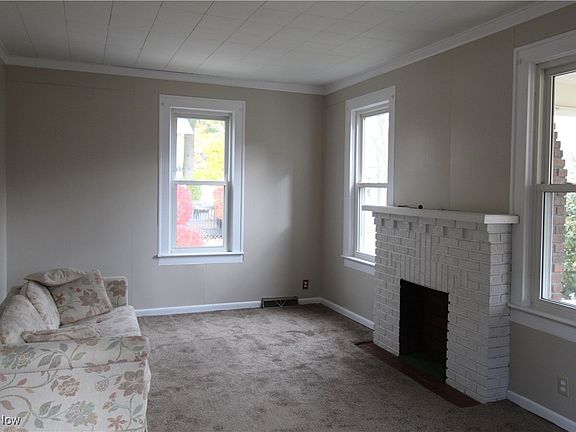 3rd image of 436 N Portage St