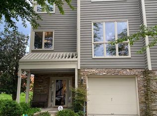 15 Taverngreen Ct, Baltimore, MD 21209