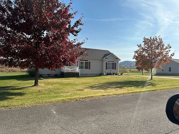 2nd image of 1780 River Rd