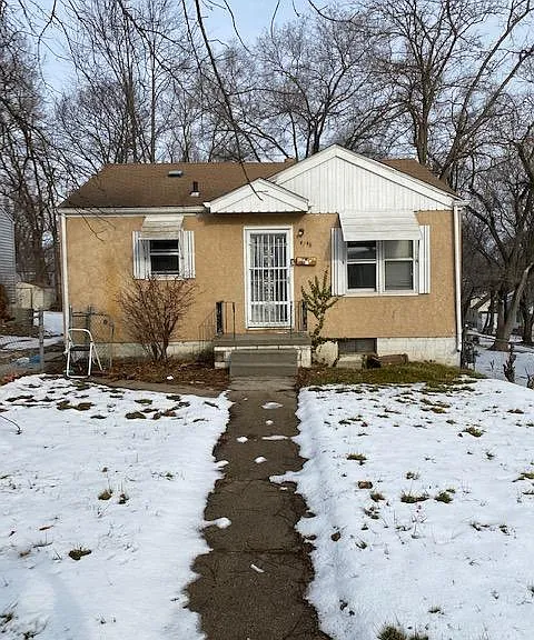 4748 Meredith Ave — Photo 1