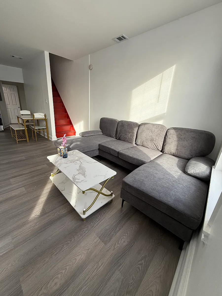 Building Photo - 1429 Morris St #2