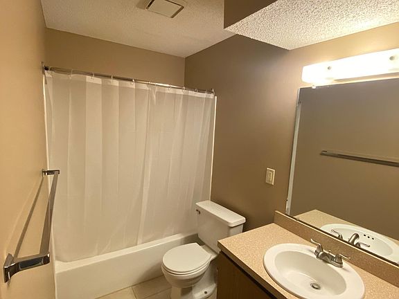 4th image of 3 Emerald Dr #5010