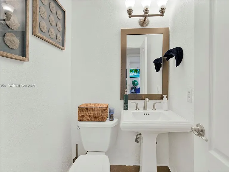 4260 SW 68th Ct — Photo 12