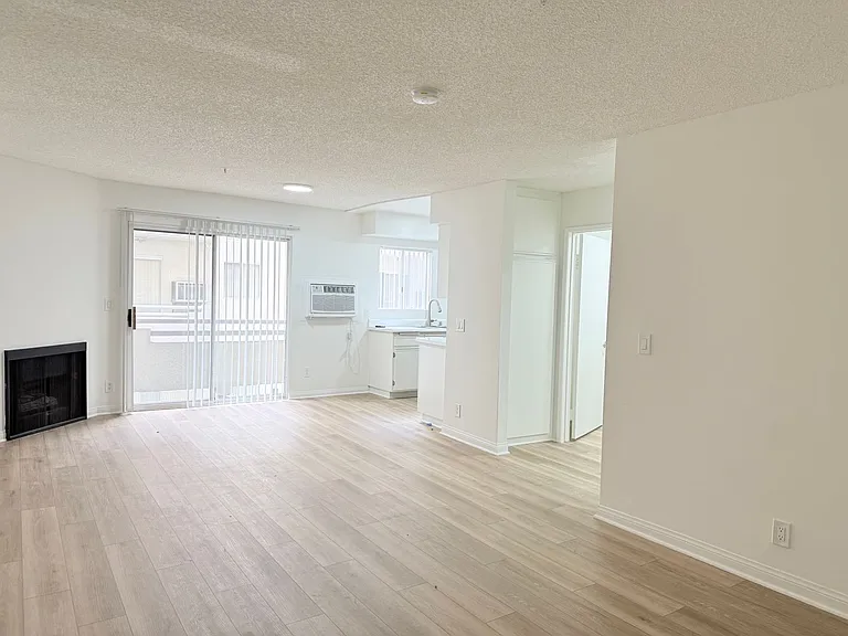 400 Westmoreland Apartments - Modern, approachable, city-living vibe — Photo 20