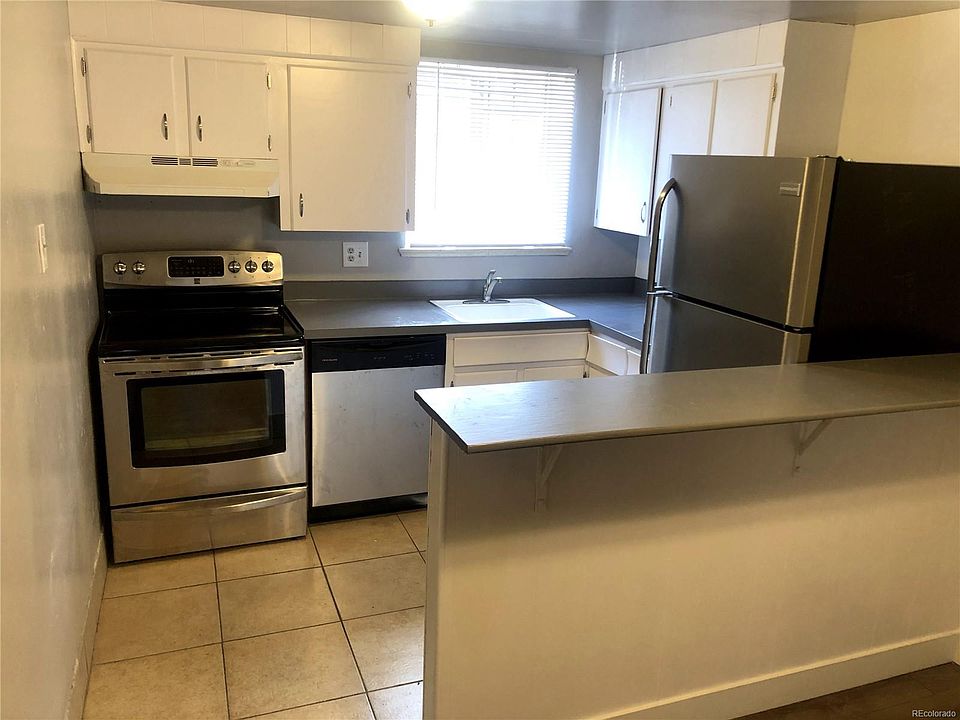 1st image of 525 Penn St APT 305