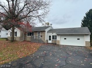 382 Park Ave, Chardon, OH 44024