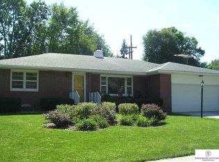 340 Eastridge Dr, Lincoln, NE 68510