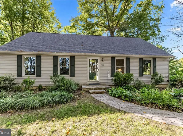 14 Woodview Rd, West Grove, PA 19390