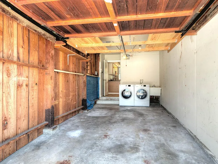 1612 Albemarle Way — Photo 7