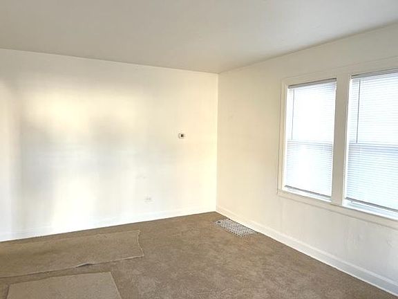3rd image of 1007 Cummings Ave