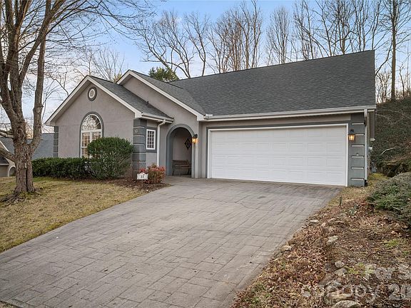 3rd image of 13 Stonebridge Dr