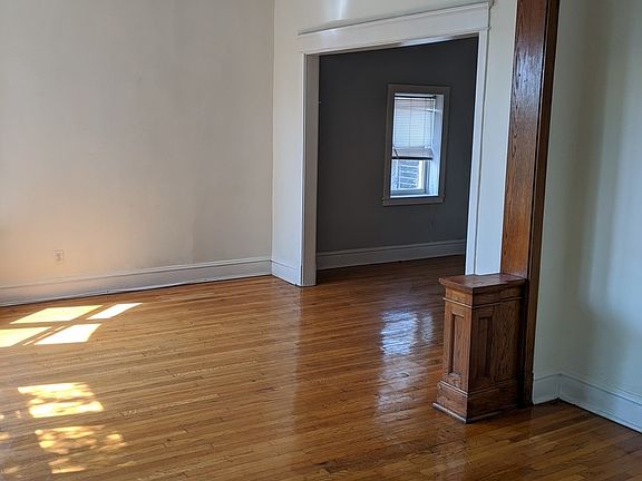 4th image of 2144 W Van Buren St #2