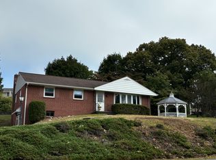 657 Main St, Oley, PA 19547