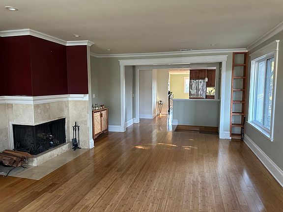 2nd image of 249 Prince Albert Ct