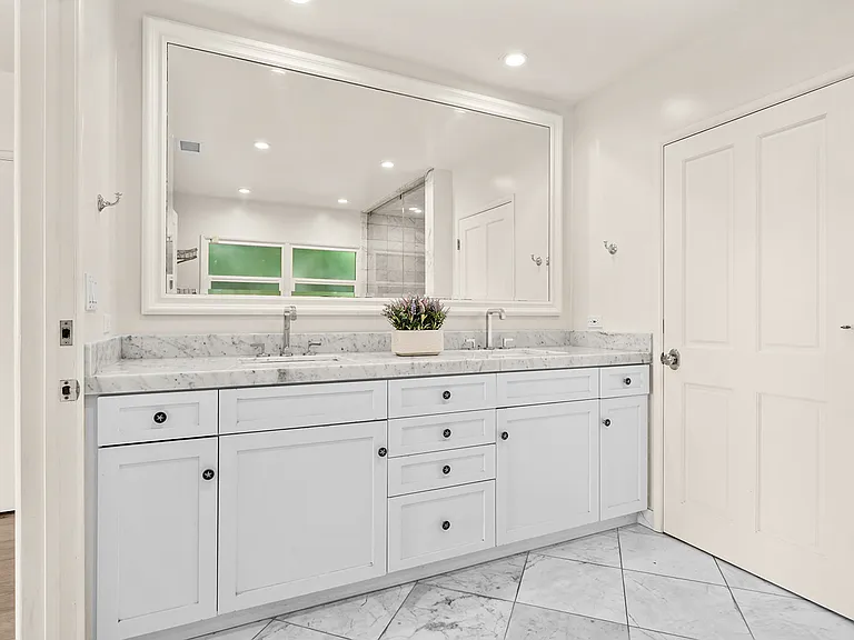 11365 Thurston Pl — Photo 12