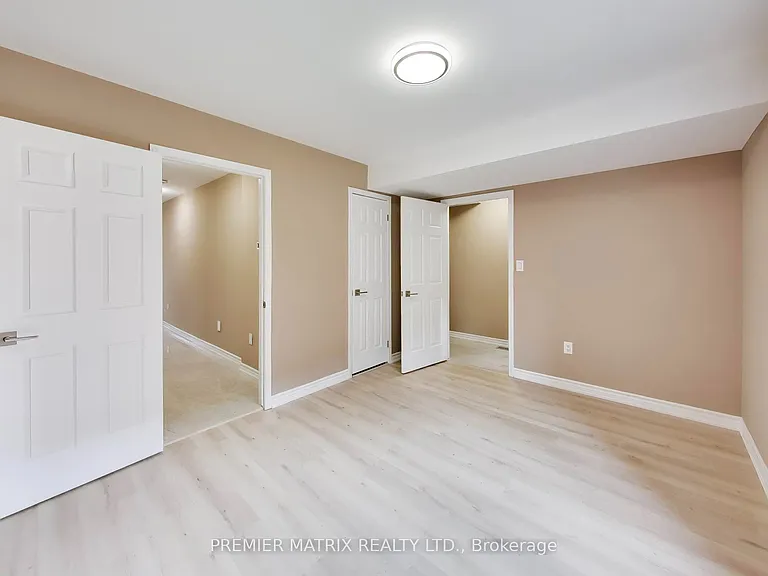 37 Shiff Cres — Photo 7