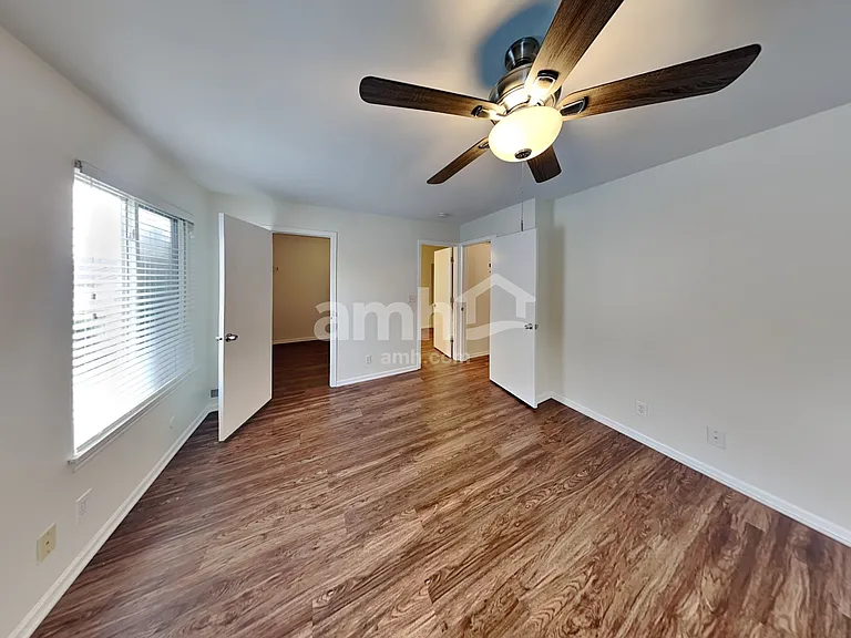 21744 W Knollwood Dr — Photo 12