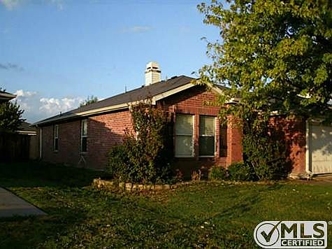 2nd image of 2225 Maple Dr