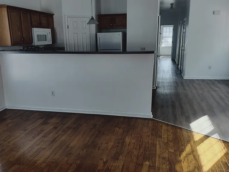 1310 Corbett St #1 — Photo 5