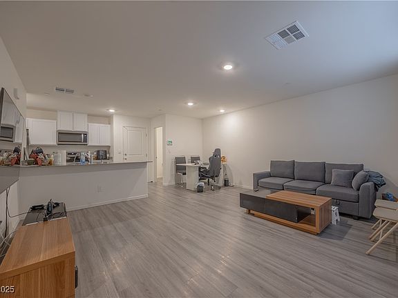 3rd image of 4841 Wine Ridge Ave