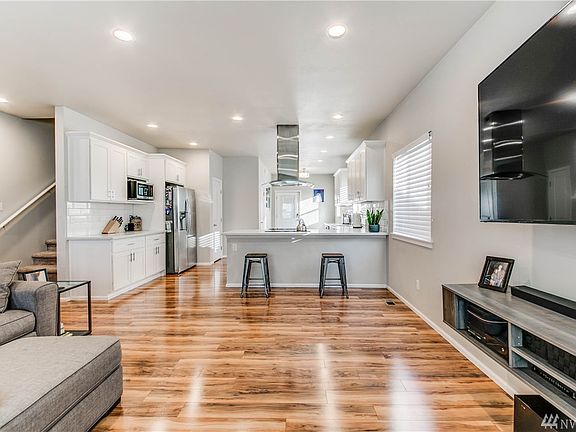 5th image of 1005 E 56th St