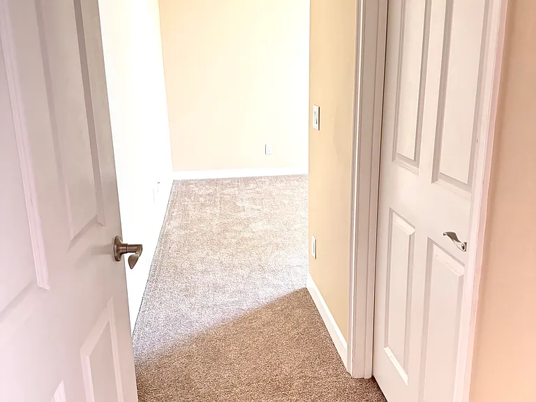 1243 Bolton Pl — Photo 3