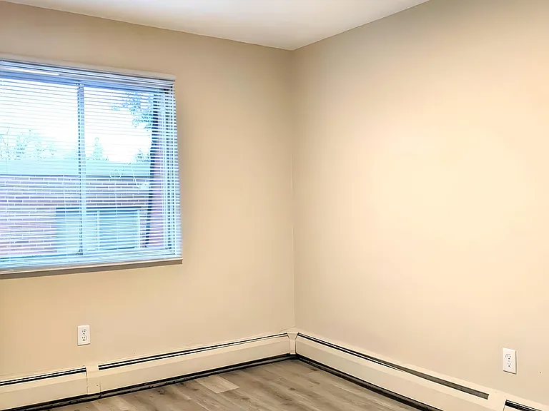 1067 Van Dyke St — Photo 56