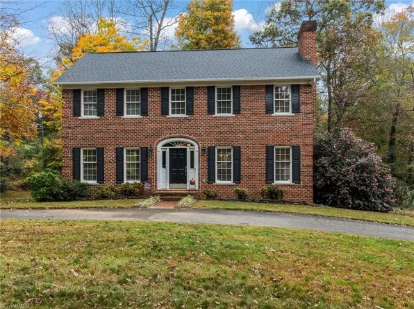 203 Oaklawn Rd, Mount Airy, NC 27030