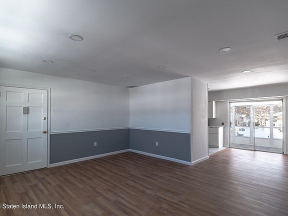 5th image of 72 Haven Dr APT D