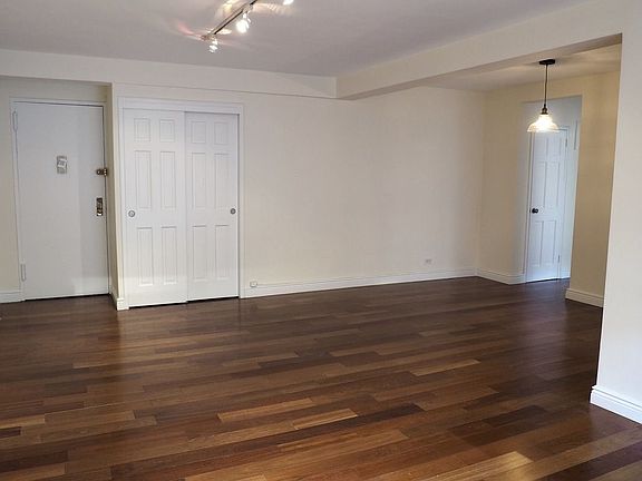 3rd image of 23 Greenwich Ave #7B