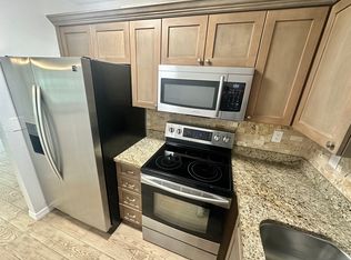 4200 1st St N #12, Saint Petersburg, FL 33703