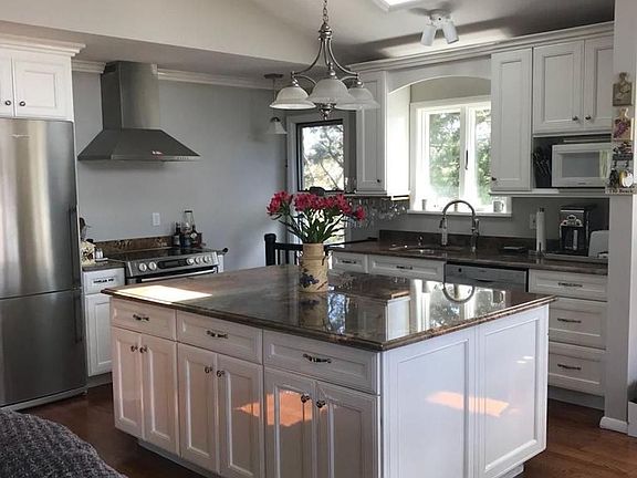 2nd image of 57 Jacqueline Dr