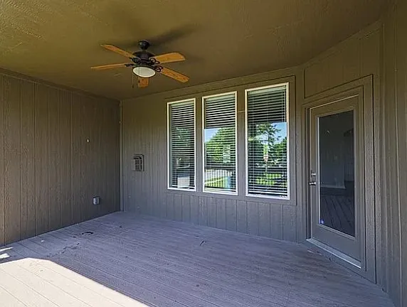 1301 NE Country Ln — Photo 4