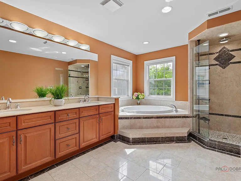 312 Camargo Ct — Photo 32