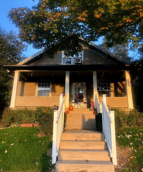 There is a private entrance at back of house with an inside stairway that goes up to the apartment.