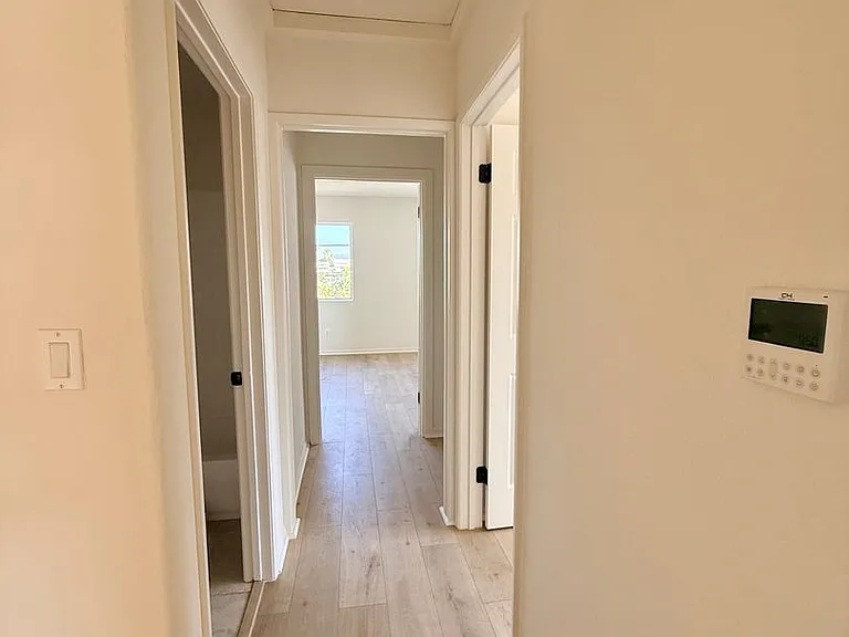 1027 Coronado Terrace — Photo 18