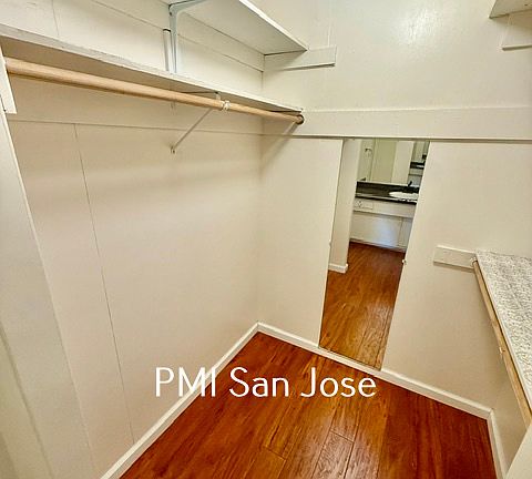 2066 Sandalwood Ct - Master Closet_08052026