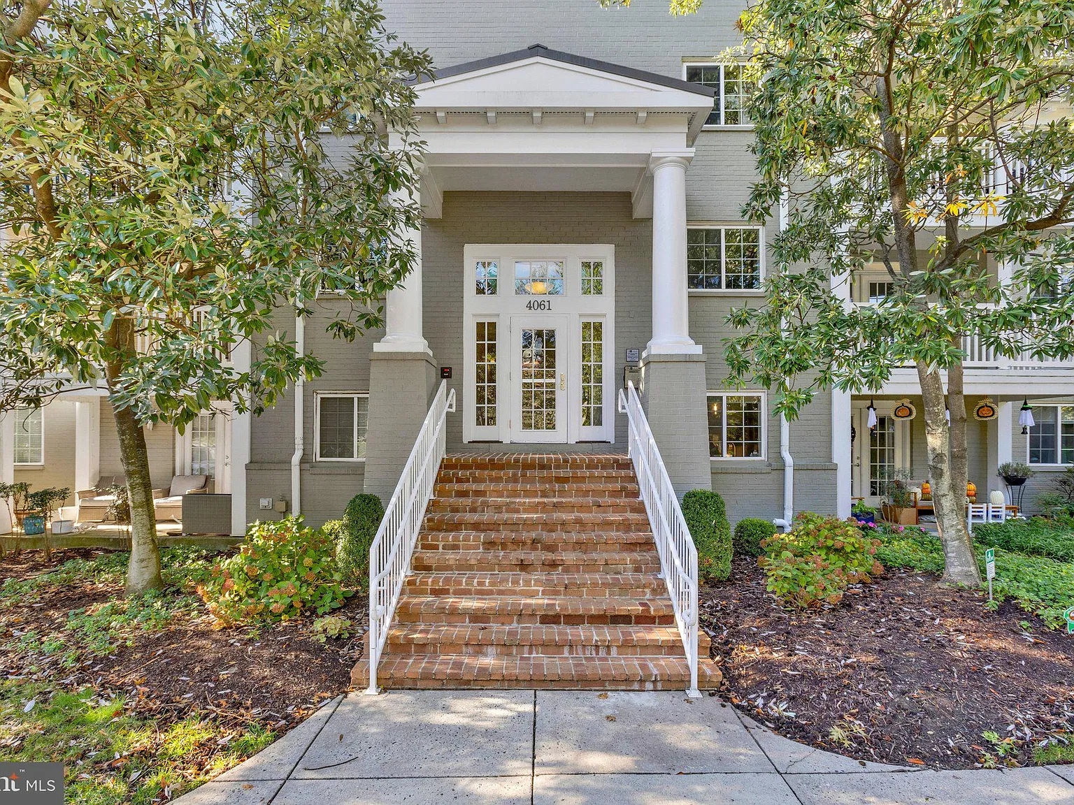 West Village Of Shirlington — Photo 1