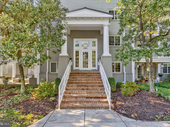 4061 S Four Mile Run Dr Unit 202, Arlington, VA 22204
