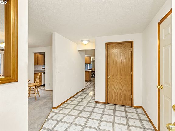 5th image of 6196 SE Century Ct