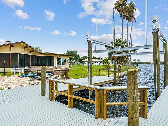 3rd image of 12014 W Bayshore Dr