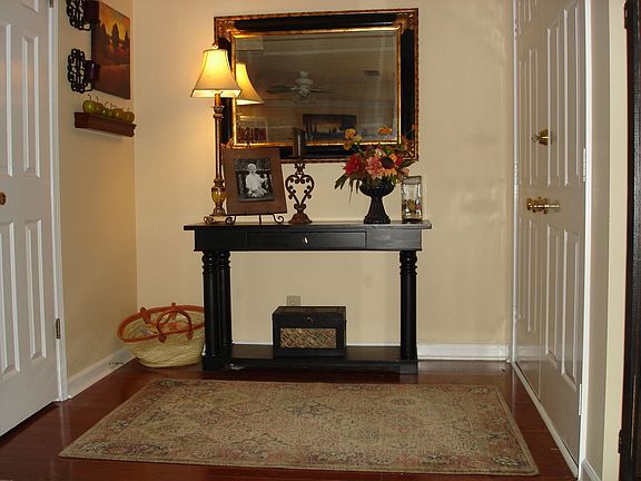 Entry Hall 8 x 7