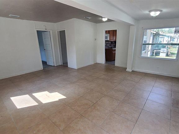 5th image of 432 SE 15th St